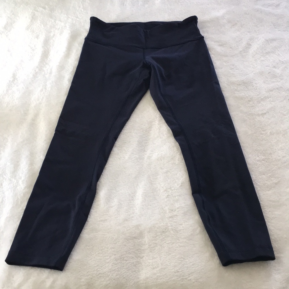 Lululemon Wunder Under crops EUC